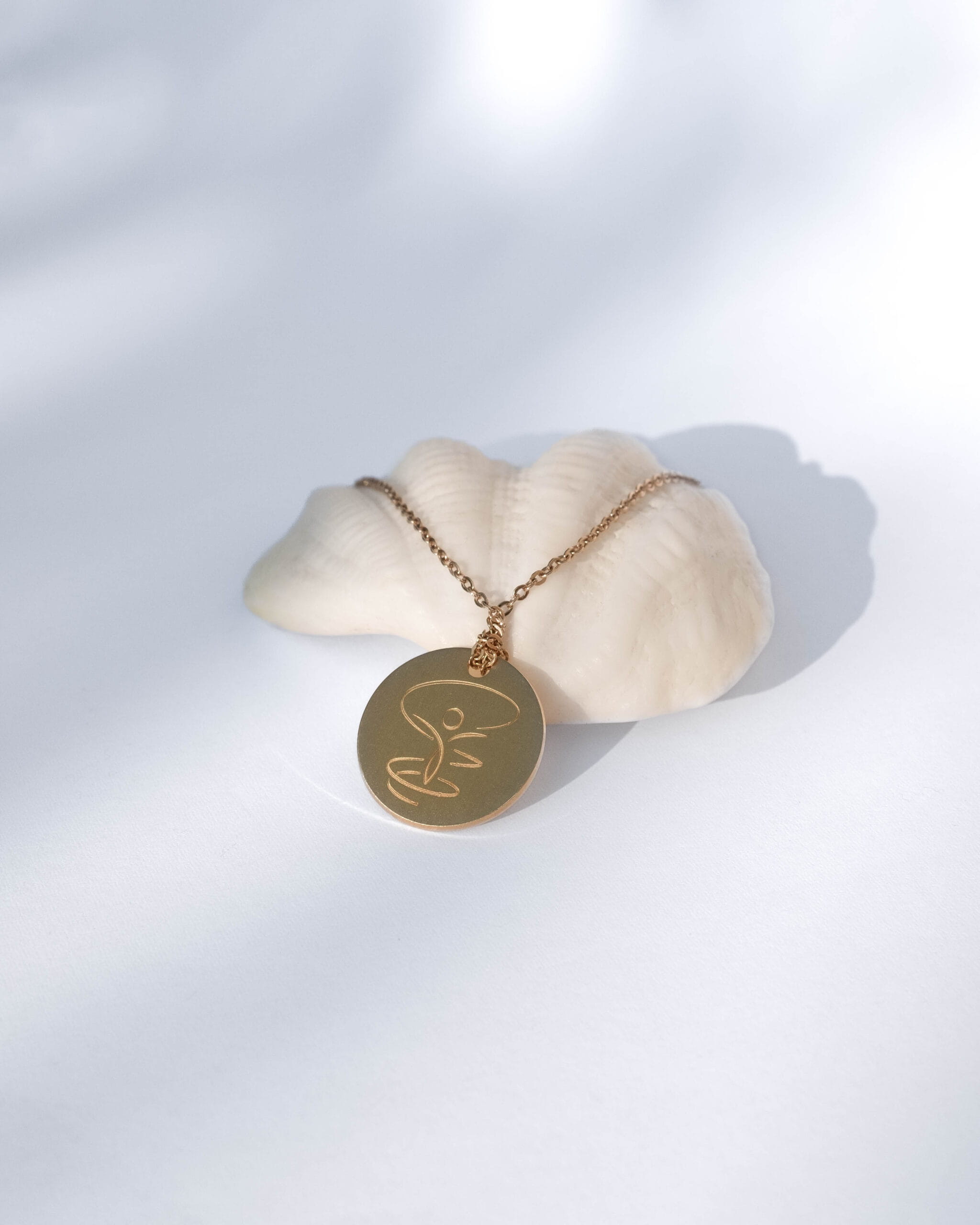 Medaillon-Studio-1-scaled (1)